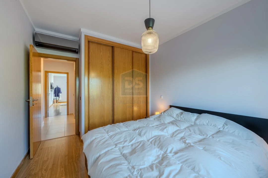 Apartamento T3 para Venda em Quelfes Foto 13