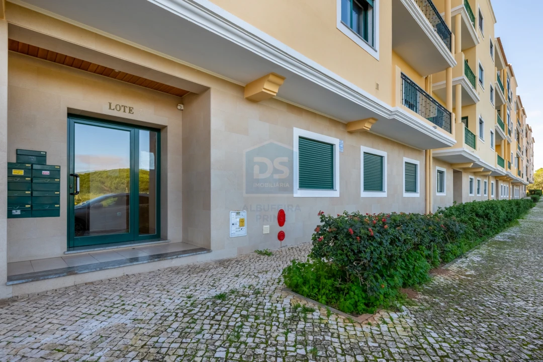 Apartamento T3 para Venda em Quelfes Foto 8