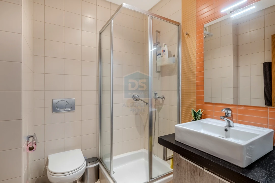 Apartamento T3 para Venda em Quelfes Foto 20