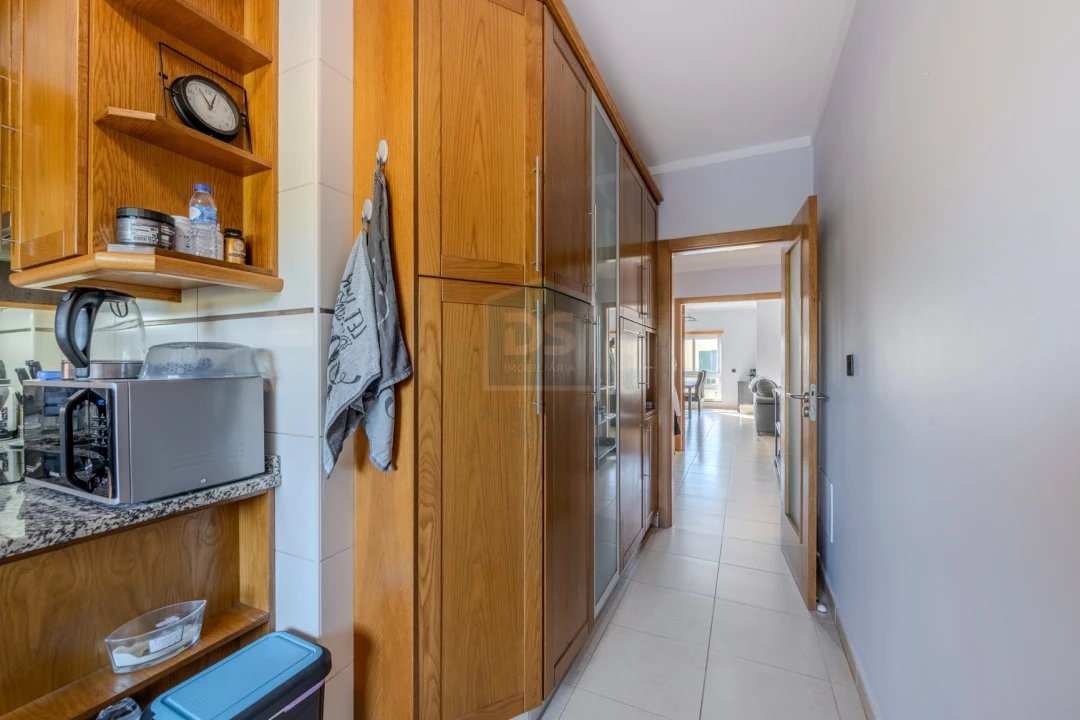 Apartamento T3 para Venda em Quelfes Foto 23