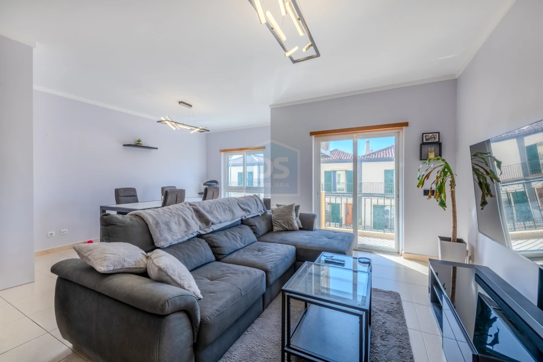 Apartamento T3 para Venda em Quelfes Foto 4