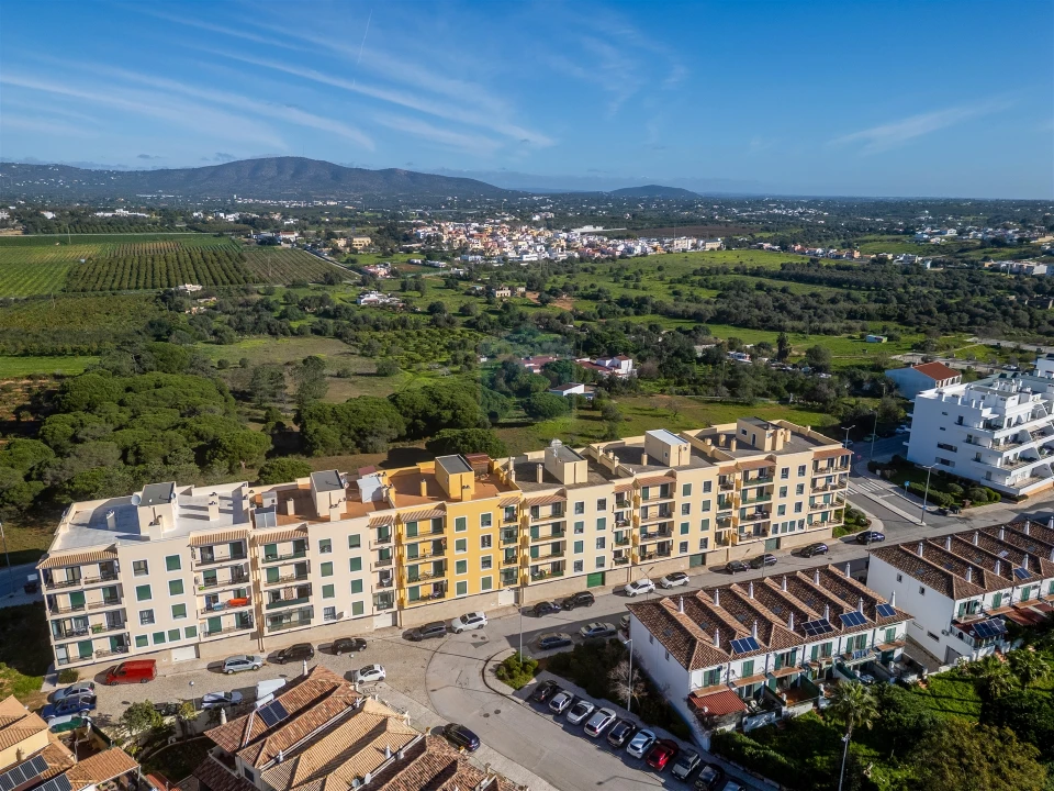 Apartamento T3 para Venda em Quelfes Foto 33