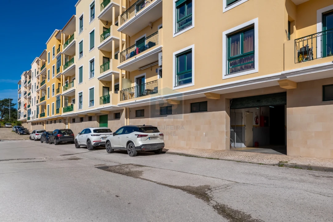 Apartamento T3 para Venda em Quelfes Foto 7