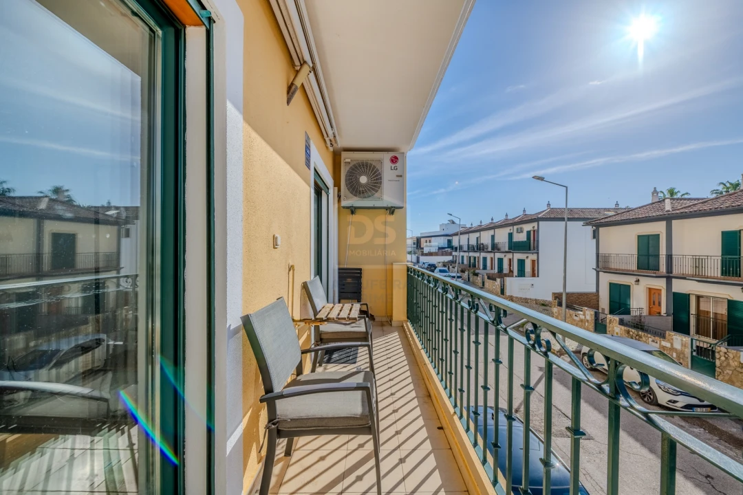 Apartamento T3 para Venda em Quelfes Foto 10