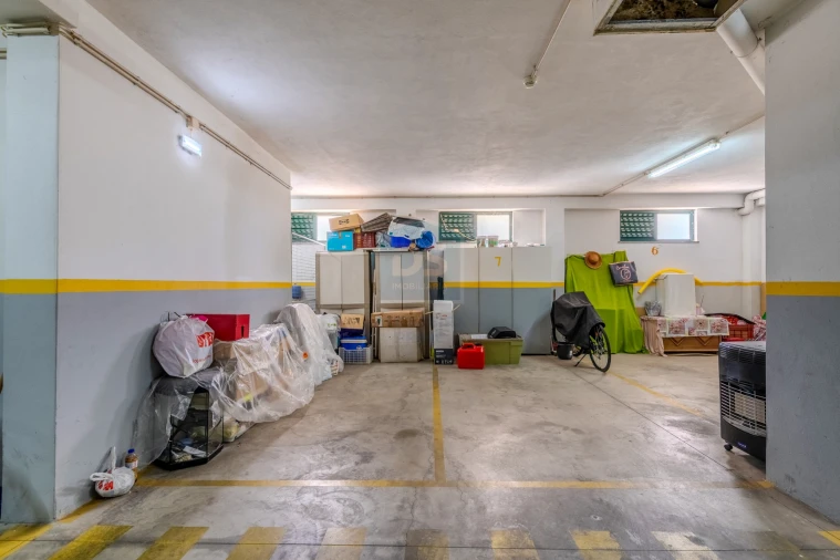 Apartamento T3 para Venda em Quelfes Foto 26