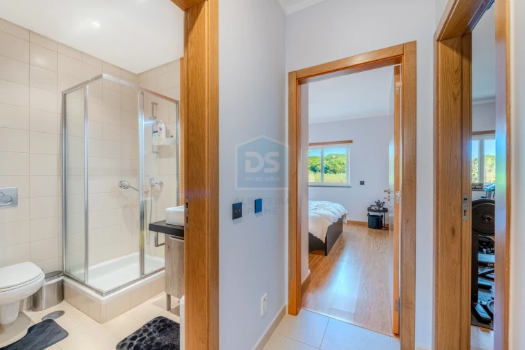 Apartamento T3 para Venda em Quelfes Foto 24