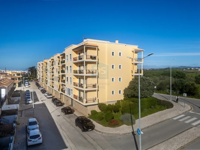 Apartamento T3 para Venda em Quelfes Foto 36