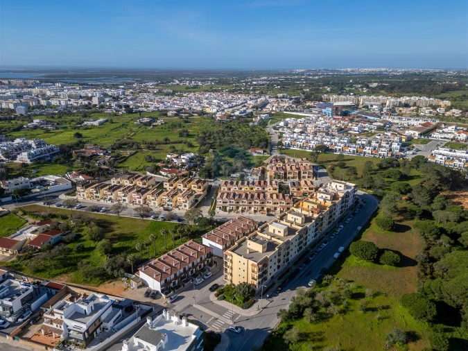 Apartamento T3 para Venda em Quelfes Foto 31