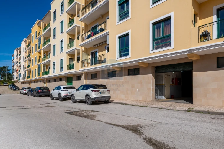 Apartamento T3 para Venda em Quelfes Foto 7