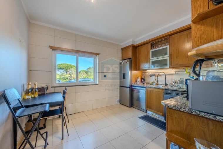 Apartamento T3 para Venda em Quelfes Foto 6