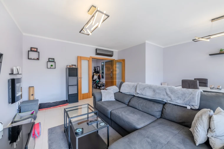Apartamento T3 para Venda em Quelfes Foto 27