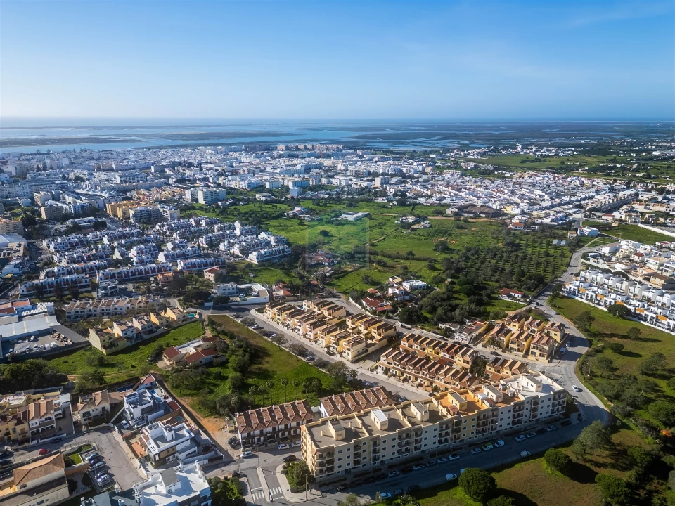 Apartamento T3 para Venda em Quelfes Foto 37