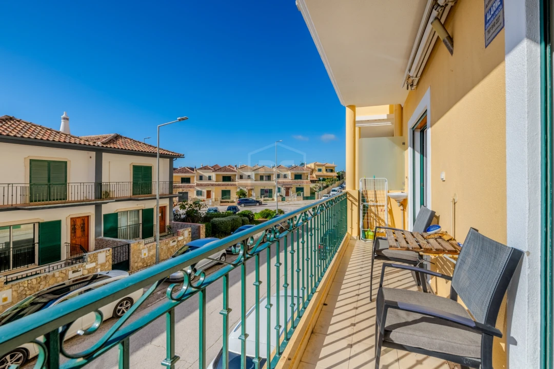 Apartamento T3 para Venda em Quelfes Foto 9