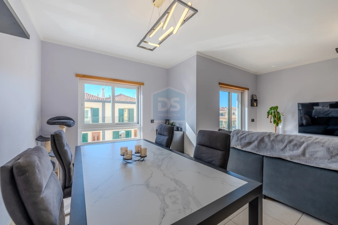 Apartamento T3 para Venda em Quelfes Foto 3