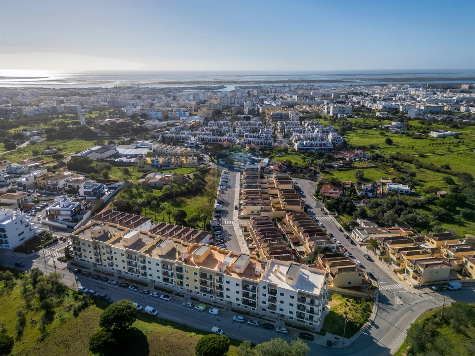 Apartamento T3 para Venda em Quelfes Foto 30