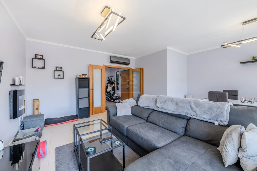Apartamento T3 para Venda em Quelfes Foto 27
