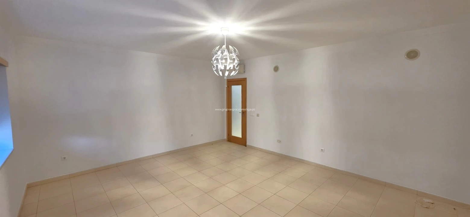 Apartamento T2 para Venda em Pechão Foto 10