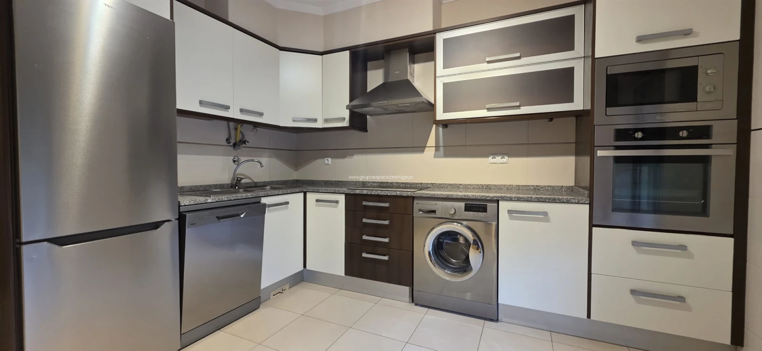 Apartamento T2 para Venda em Pechão Foto 3