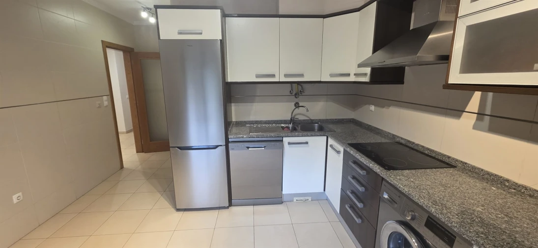 Apartamento T2 para Venda em Pechão Foto 4