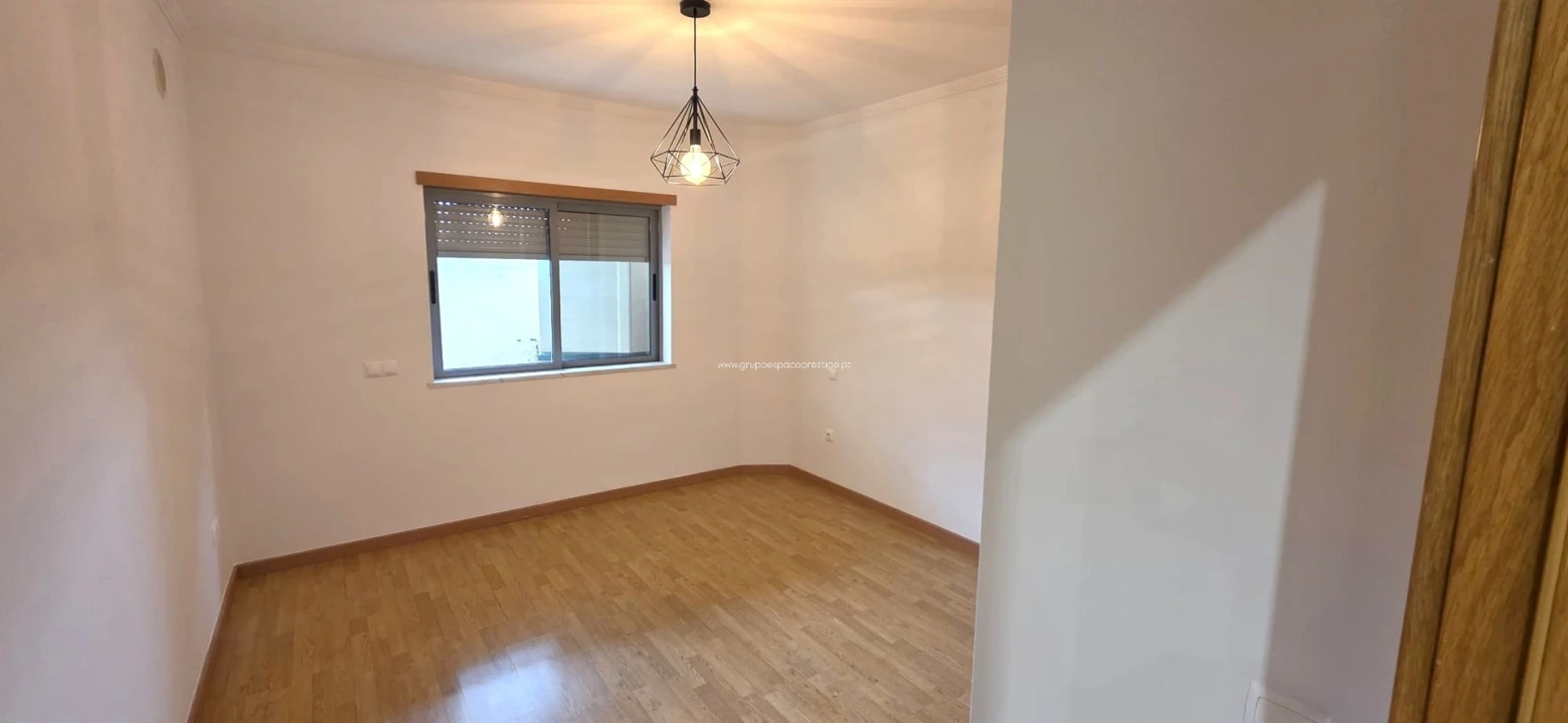 Apartamento T2 para Venda em Pechão Foto 14