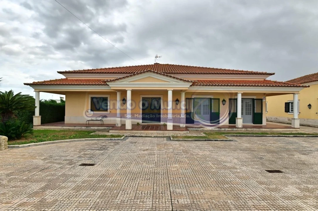 Moradia T4 para Venda em Benavente Foto 4