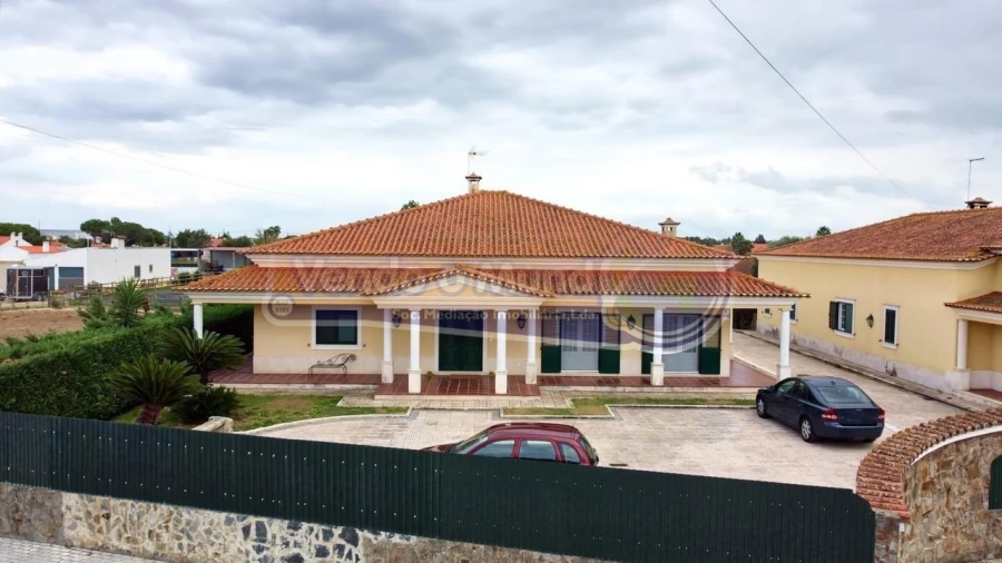 Moradia T4 para Venda em Benavente Foto 3