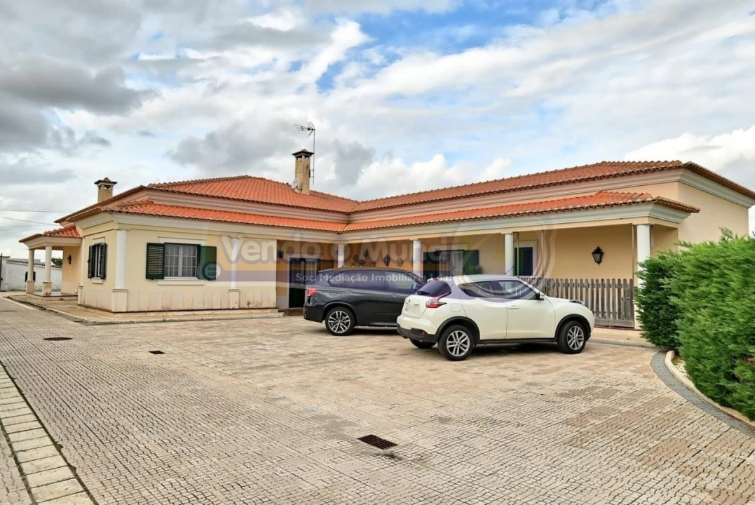 Moradia T4 para Venda em Benavente Foto 8