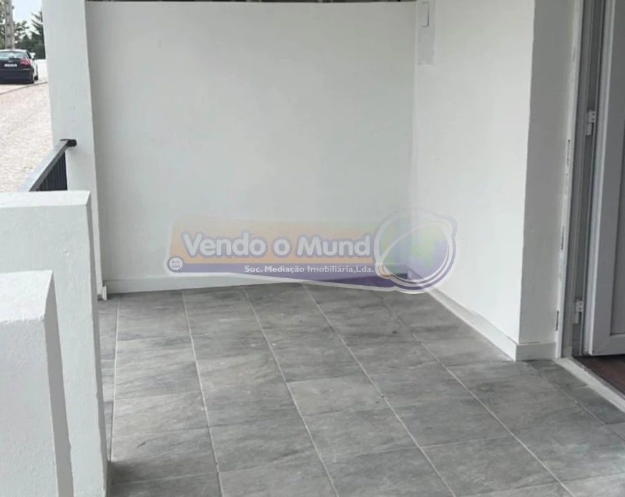 Moradia T2 para Venda em Vila Nova da Rainha Foto 9