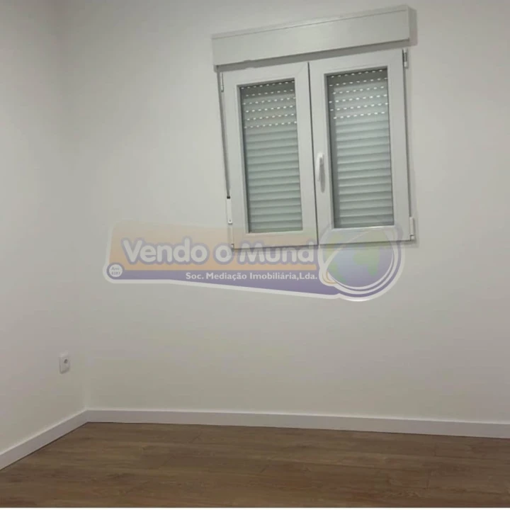 Moradia T2 para Venda em Vila Nova da Rainha Foto 4