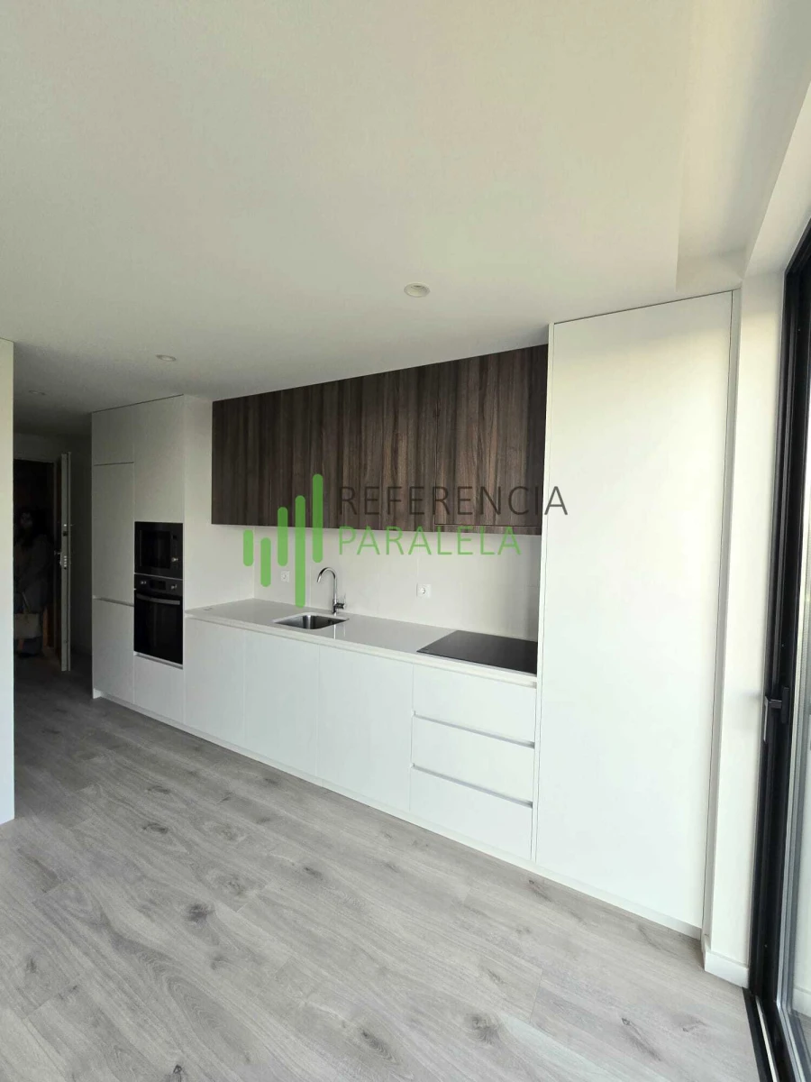 Apartamento T0 para Venda em São Mamede de Infesta e Senhora da Hora Foto 2