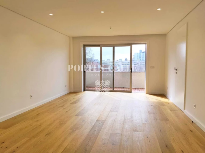 Apartamento T3 para Venda em Lordelo do Ouro e Massarelos