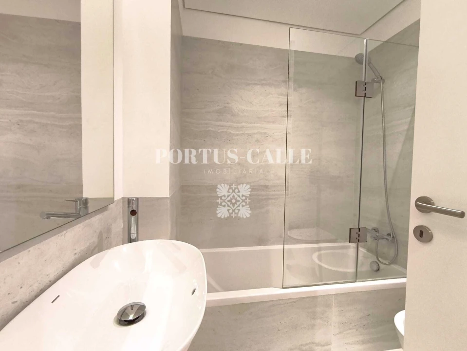 Apartamento T3 para Venda em Lordelo do Ouro e Massarelos Foto 14