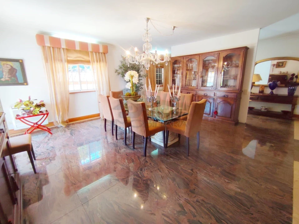 Moradia T5 para Venda em Espinho Foto 3