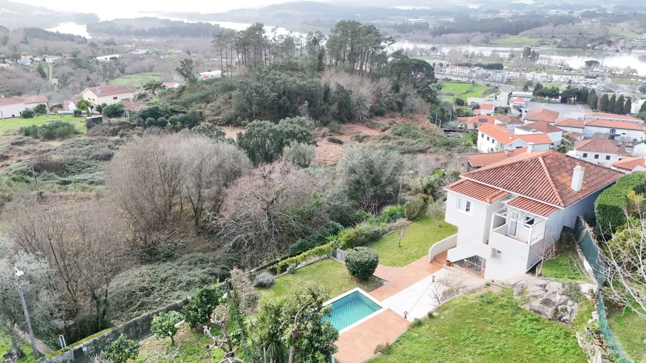 Moradia T4 para Venda em Vila Nova de Cerveira e Lovelhe Foto 38