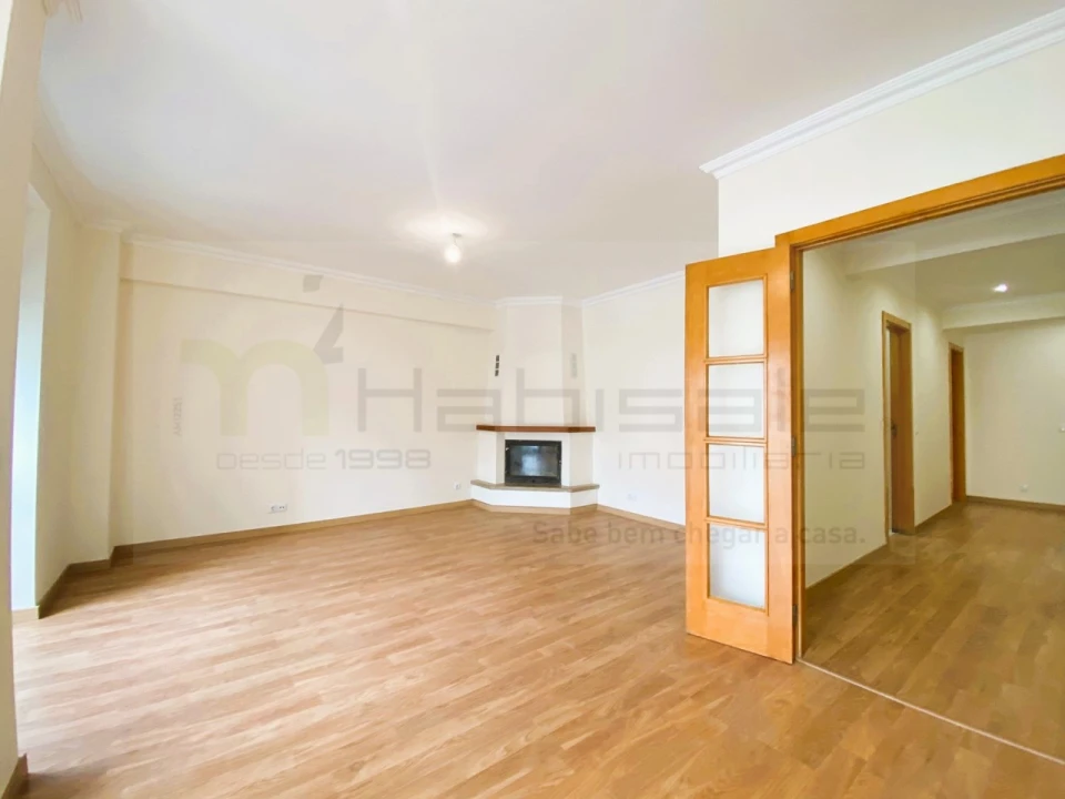 Apartamento T3 para Venda em Rio de Mouro Foto 1