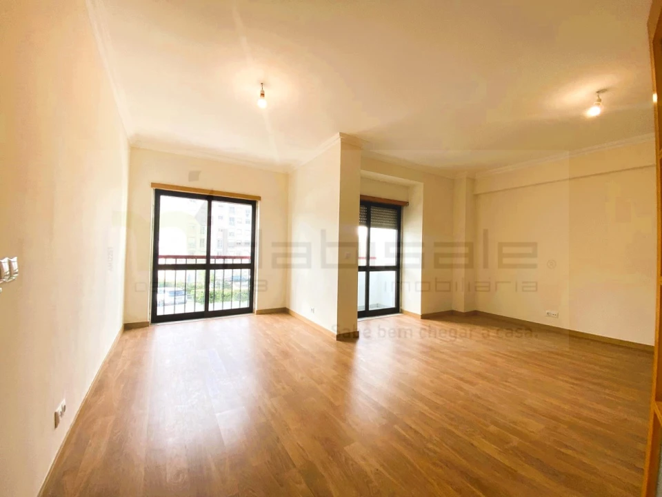 Apartamento T3 para Venda em Rio de Mouro Foto 5