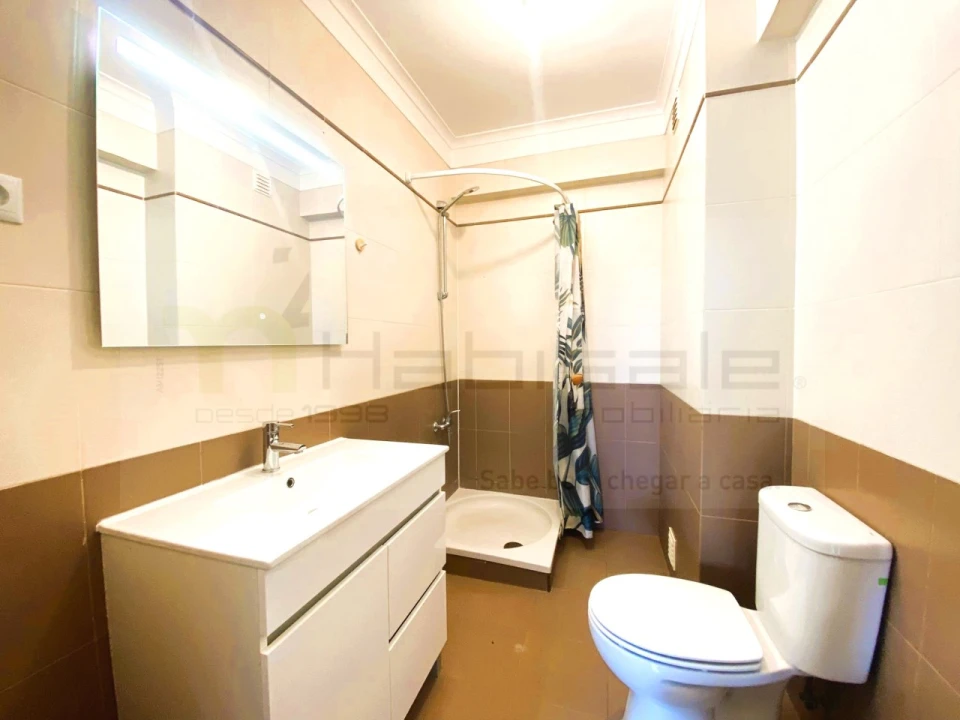 Apartamento T3 para Venda em Rio de Mouro Foto 16