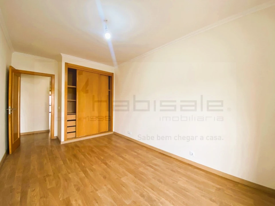 Apartamento T3 para Venda em Rio de Mouro Foto 21