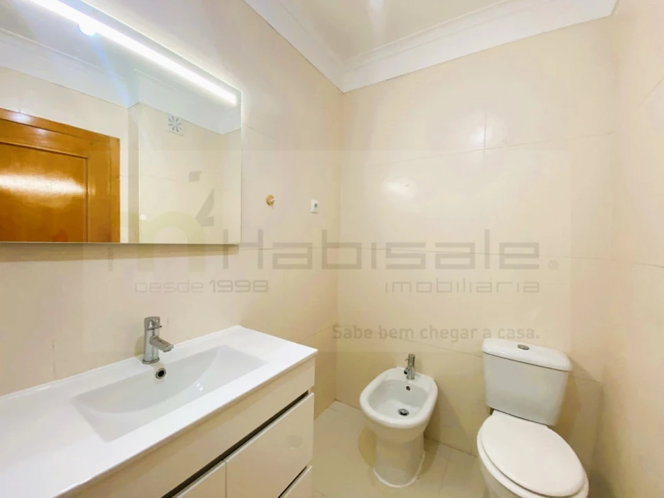 Apartamento T3 para Venda em Rio de Mouro Foto 23