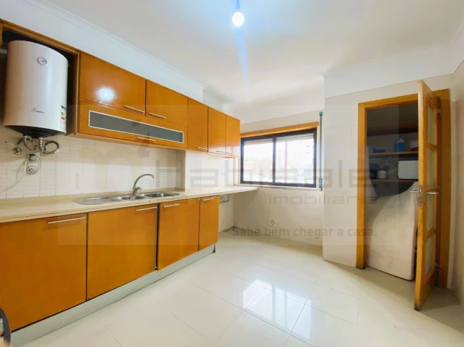 Apartamento T3 para Venda em Rio de Mouro Foto 8