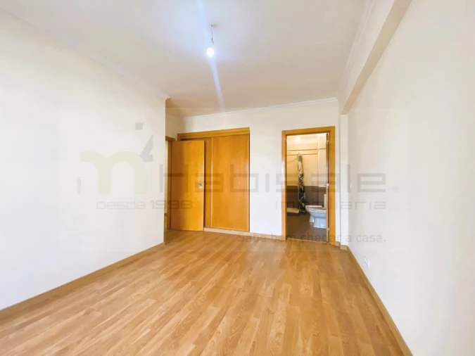 Apartamento T3 para Venda em Rio de Mouro Foto 14