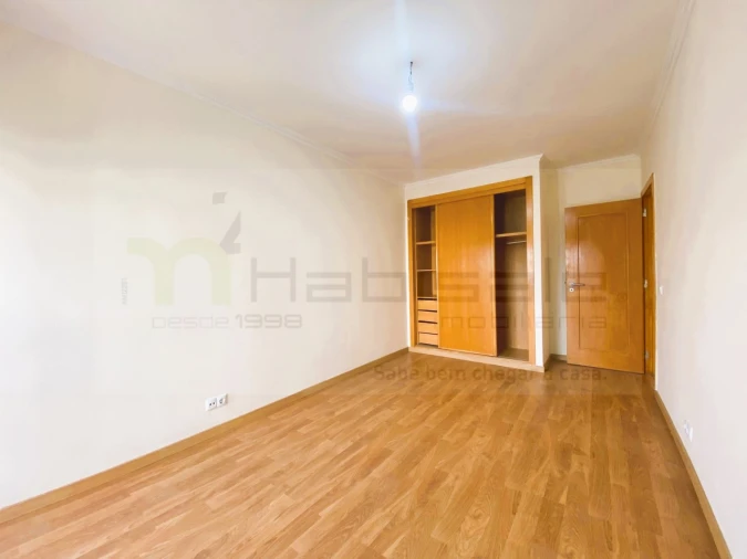 Apartamento T3 para Venda em Rio de Mouro Foto 19