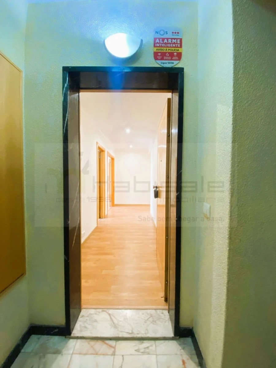 Apartamento T3 para Venda em Rio de Mouro Foto 28