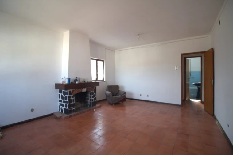 Moradia T4 para Venda em Trouxemil e Torre de Vilela Foto 2