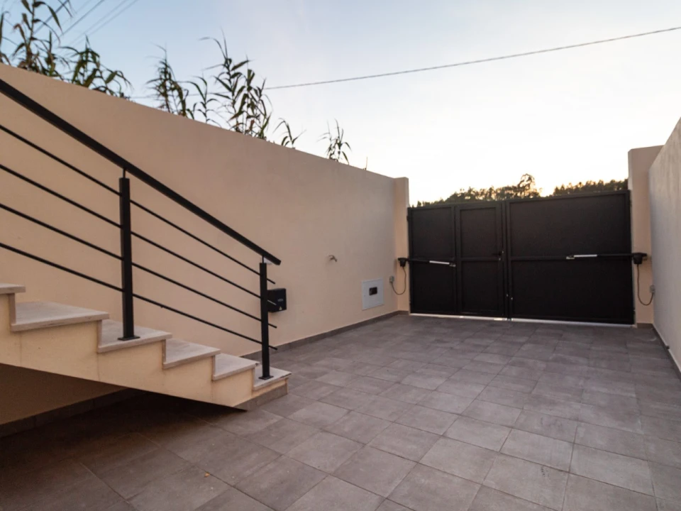 Moradia T1 para Venda em Brasfemes Foto 21