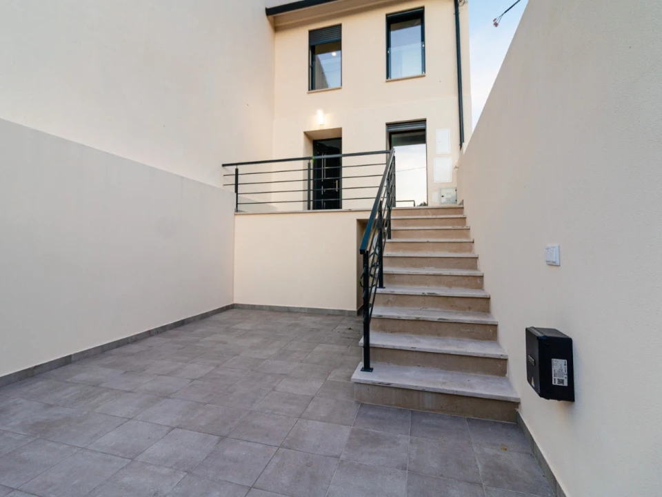 Moradia T1 para Venda em Brasfemes Foto 22