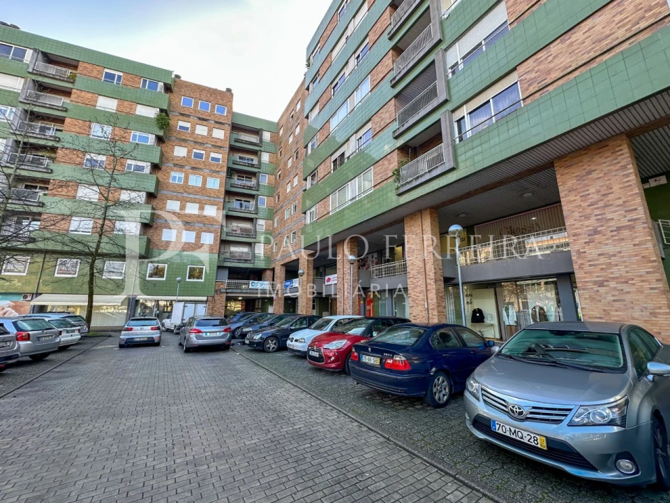 Loja para Venda em Vila Nova de Famalicão e Calendário Foto 3