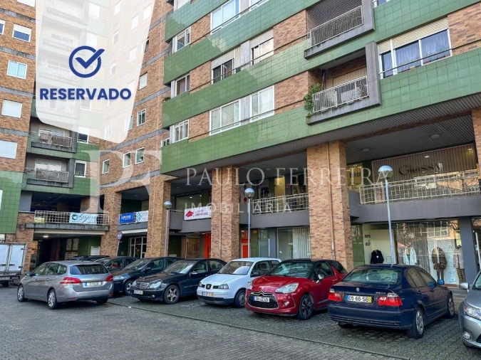 Loja para Venda em Vila Nova de Famalicão e Calendário