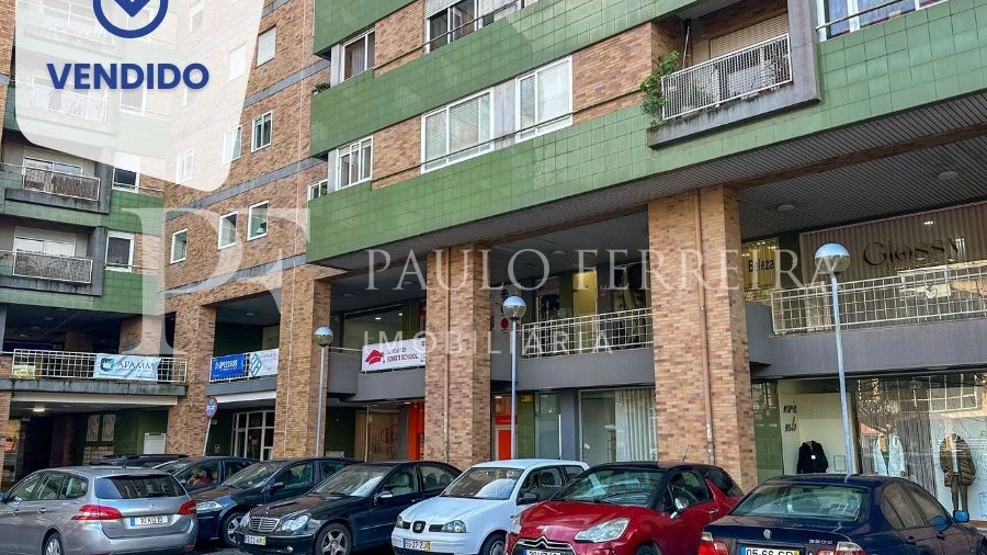 Loja para Venda em Vila Nova de Famalicão e Calendário