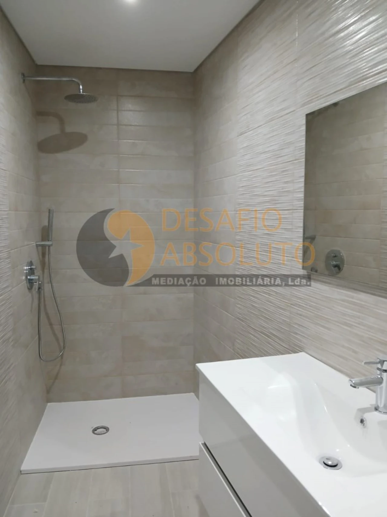 Moradia T3 para Venda em Fernao Ferro Foto 12